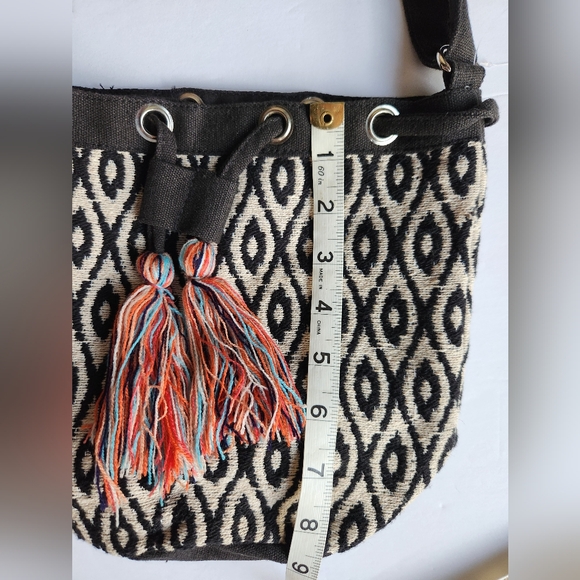 Drawstring Tassel Bag from Buckhead Betties Durry Black / Cream DDB-04025 NWT - Picture 9 of 11
